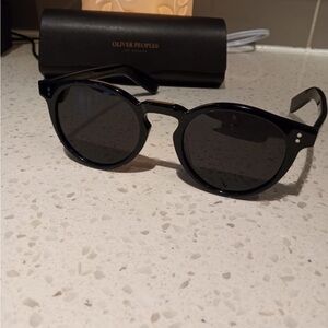 OLIVER PEOPLES MARTINEAUX OV5450SU. Sunglasses Black